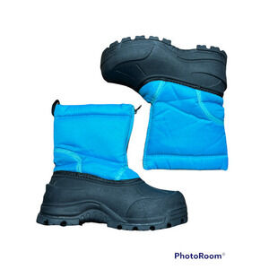 Northside winter thermal light teal and black boots size 2